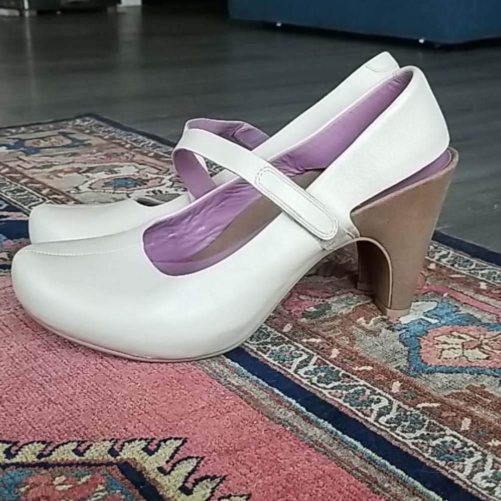 Tsubo Acrea Maryjane Slingback Heels